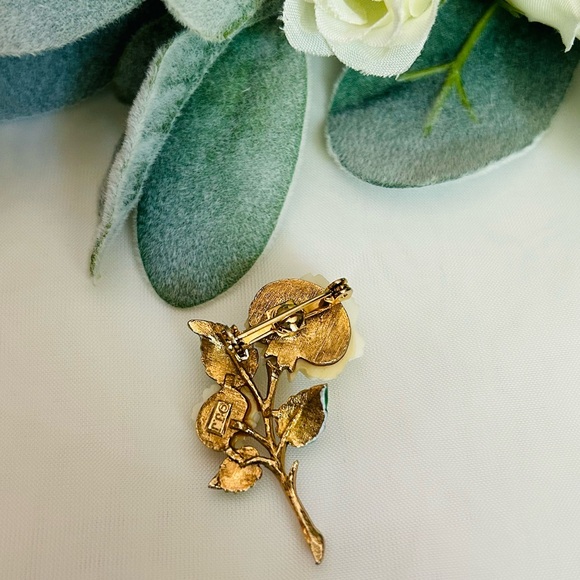 Signed JJ Rose Enamel and Resin on Gold Tone Brooch. Pin Jonette Jewelry Vintage